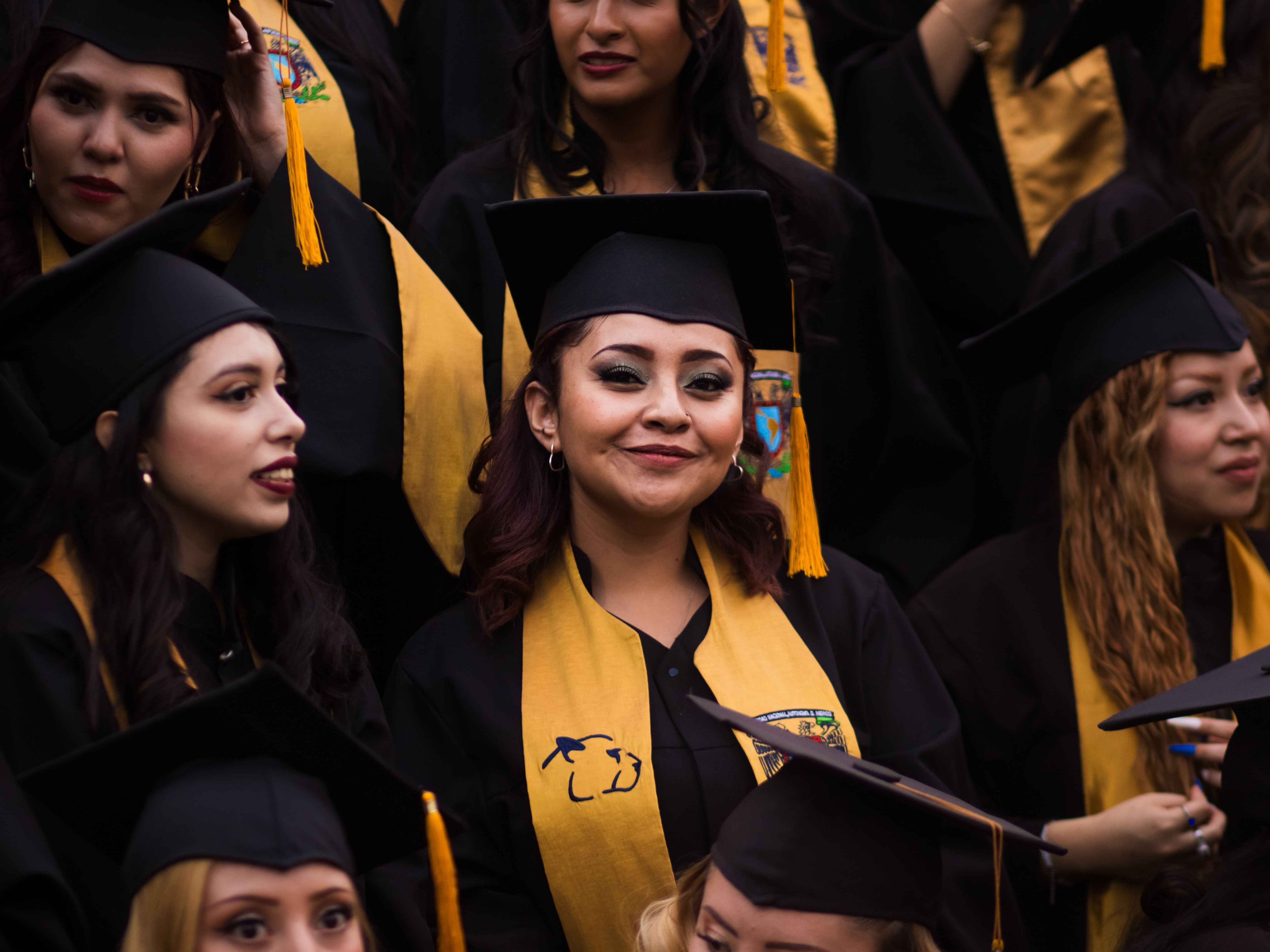 Mengapa Syarat Cum Laude Bisa Berbeda Antaruniversitas?