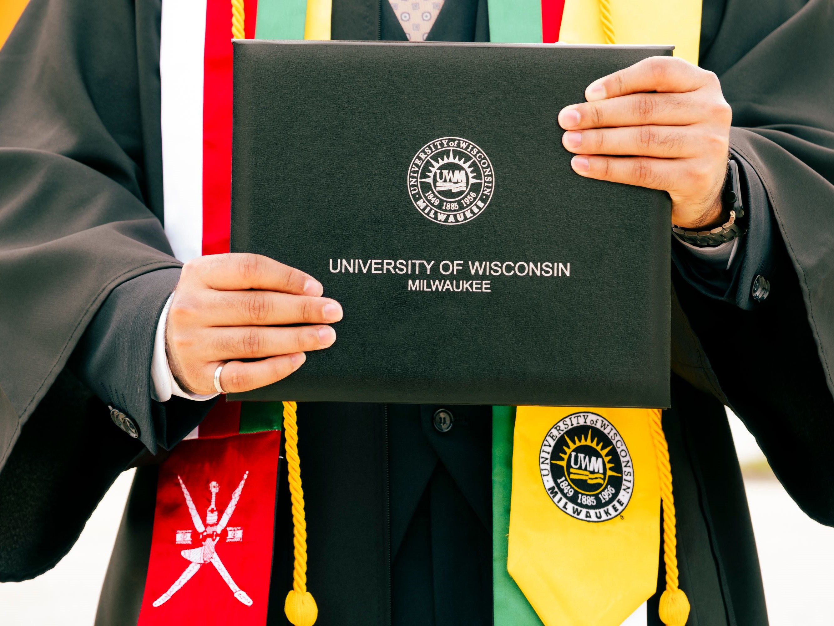 Apa Syarat Mengambil Ijazah Setelah Wisuda?